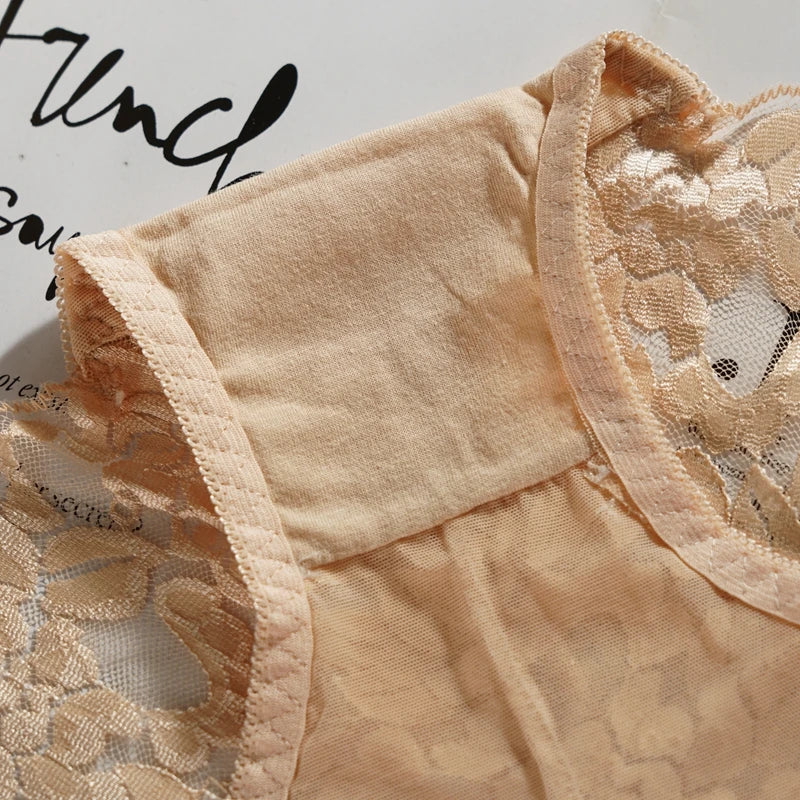 Culotte taille haute en dentelle avec transparence et effet ventre plat MajesticLace"